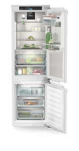 Fully integrated fridge-freezer