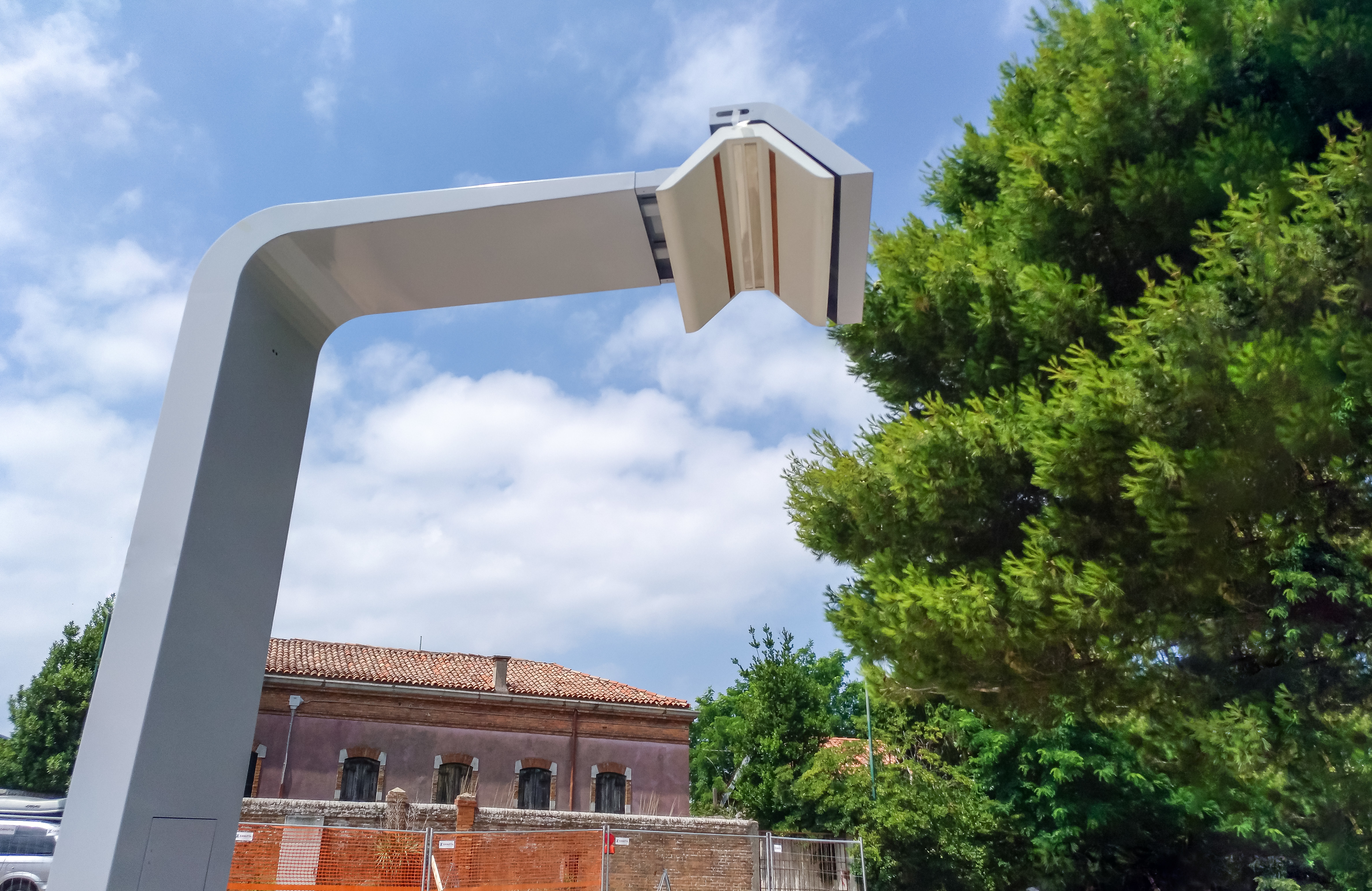 Venice Charging Totem