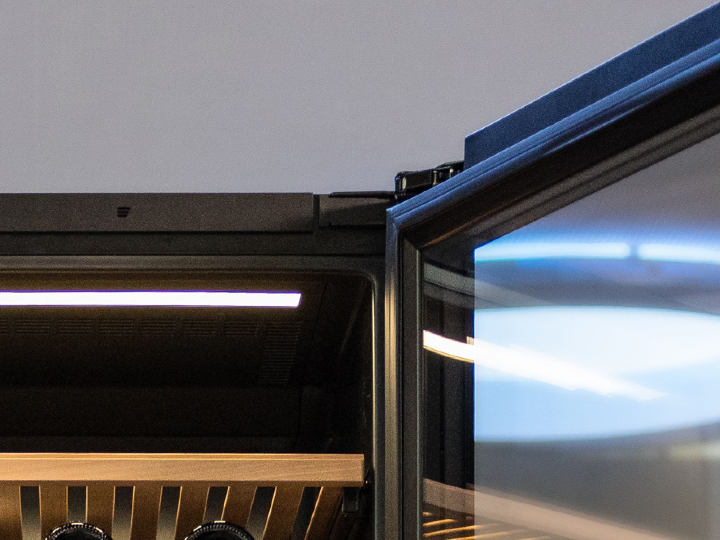 iF Design K 08 hinge for wine coolers