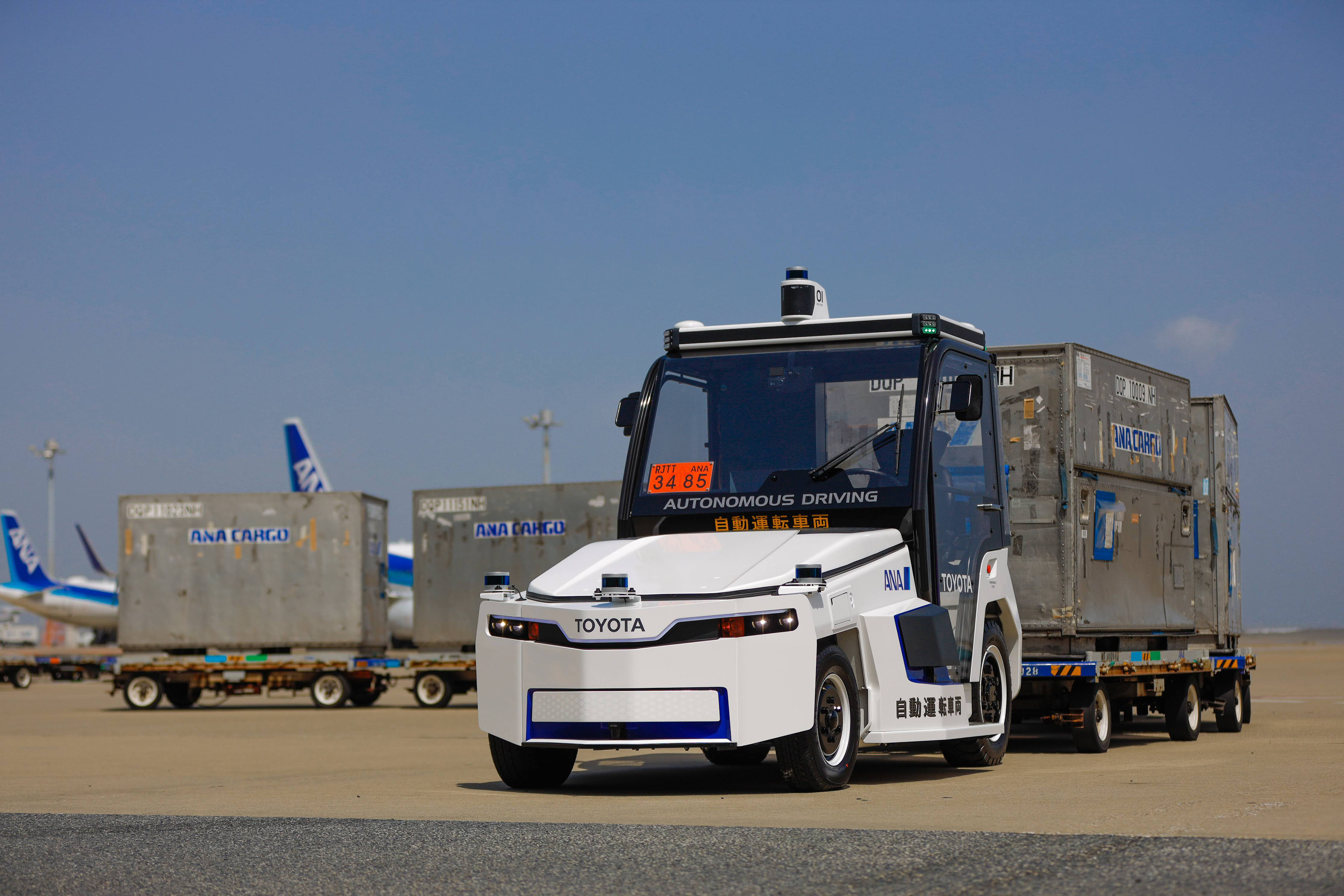 TOYOTA AUTONOMOUS TOWING TRACTOR