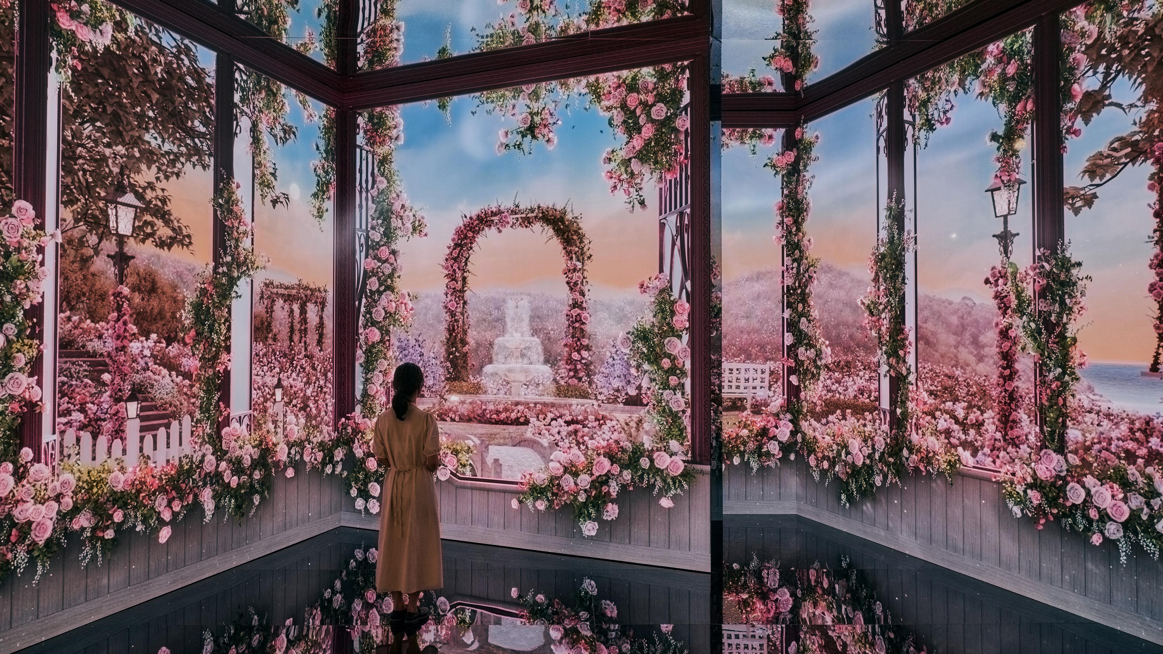 DIOR SEONGSU CONCEPT STORE INDOOR MEDIA WALL