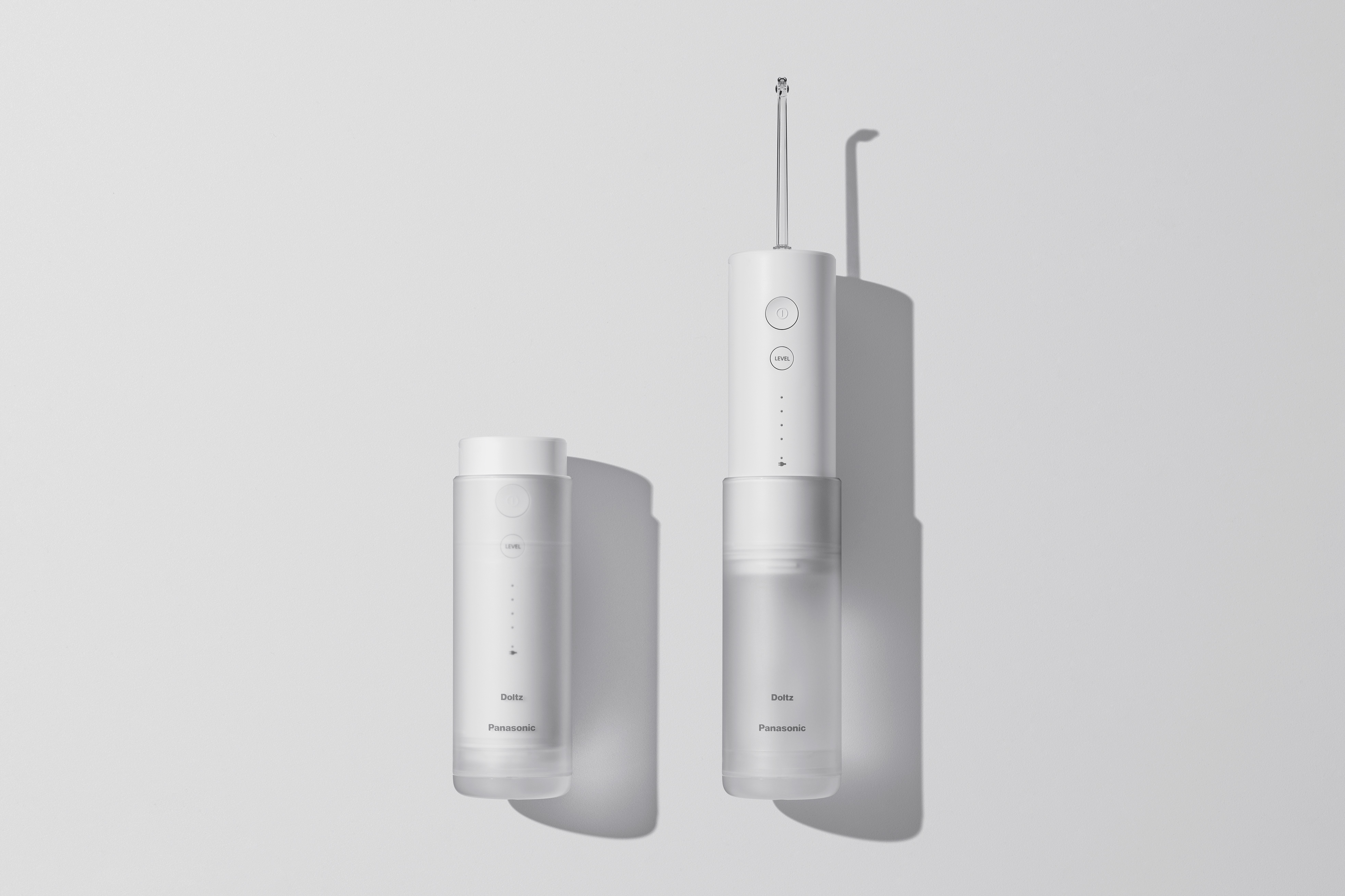 Compact oral irrigator  EW-DJ41