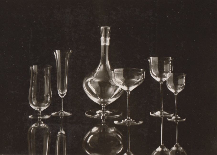 Glasserie 171: 8 Gläser, 1 Krug