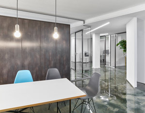 Craftsmanship on a new base :  Raumprojekt head office