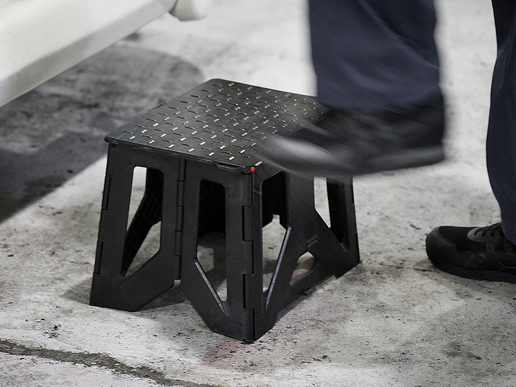 desta / Carbon Fiber Composite Stepstool