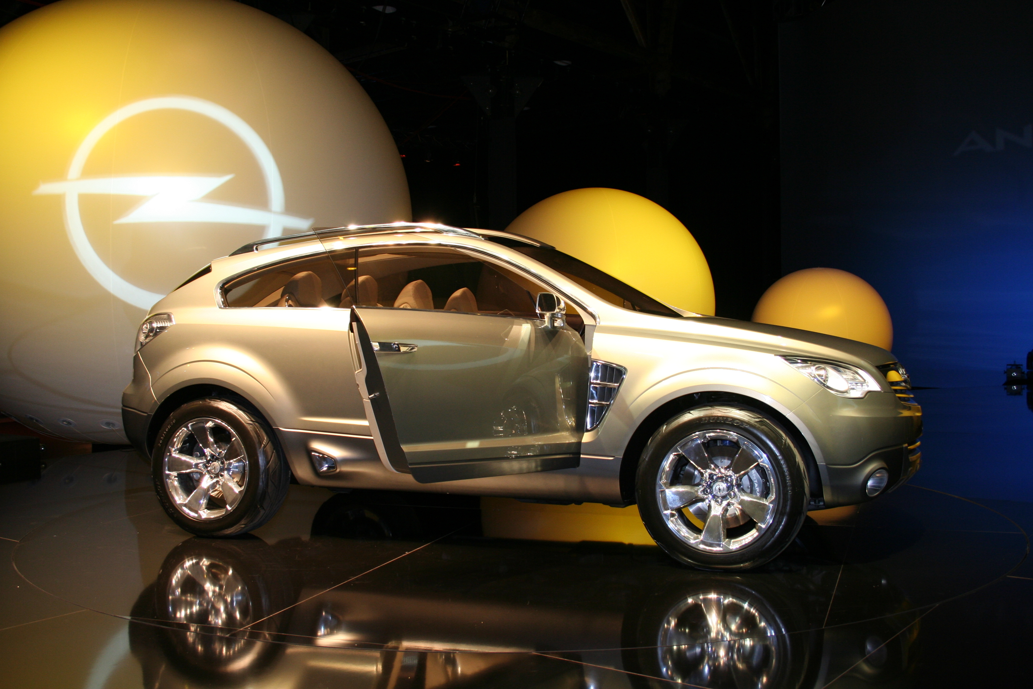 Opel Antara GTC Reveal Film The Fantasy Ride